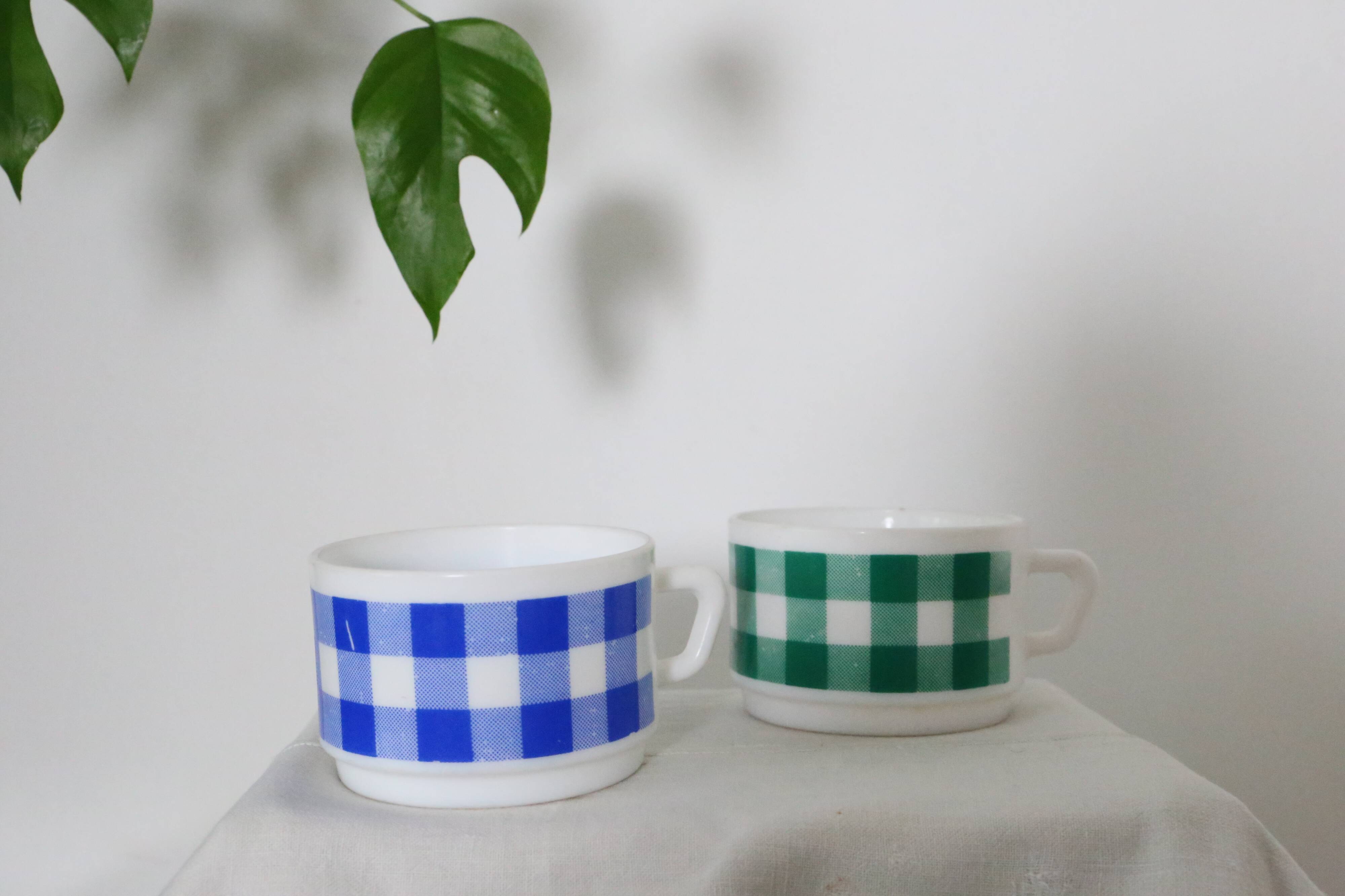 Large Arcopal x2 cups, vintage French