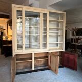 Display cabinet for shop
