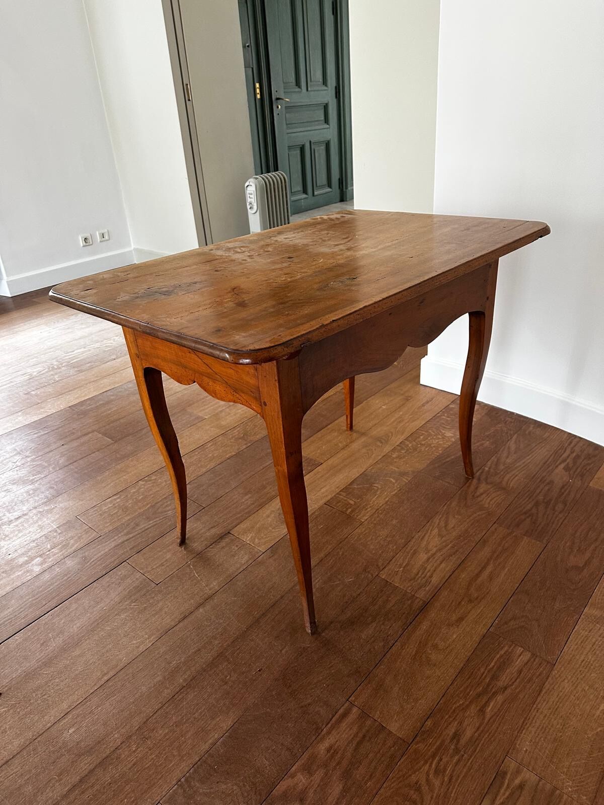 Petit bureau d’époque Louis XV – bois ancien