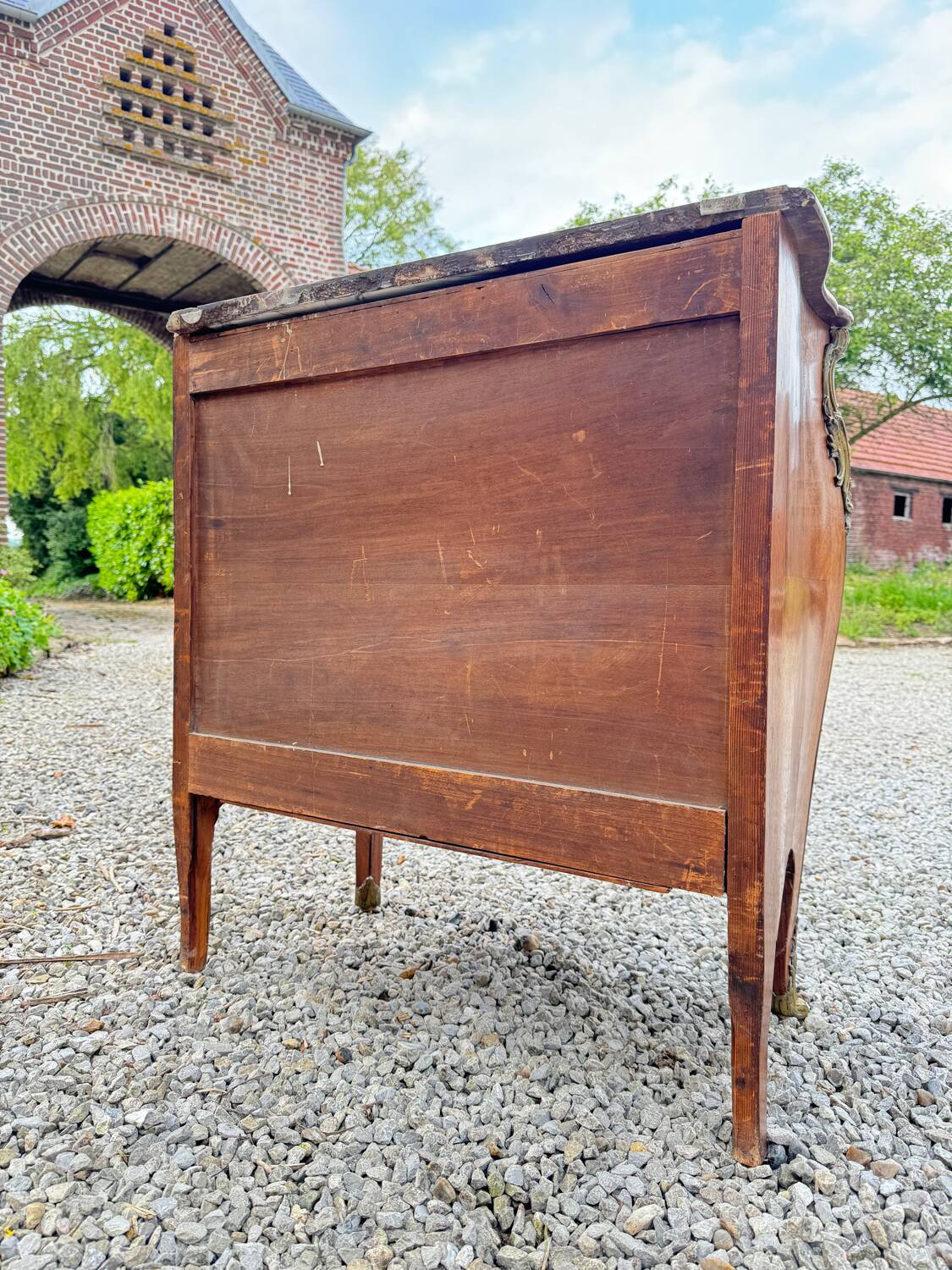 Curved chest of drawers in Louis XV style marquetry, 19th century