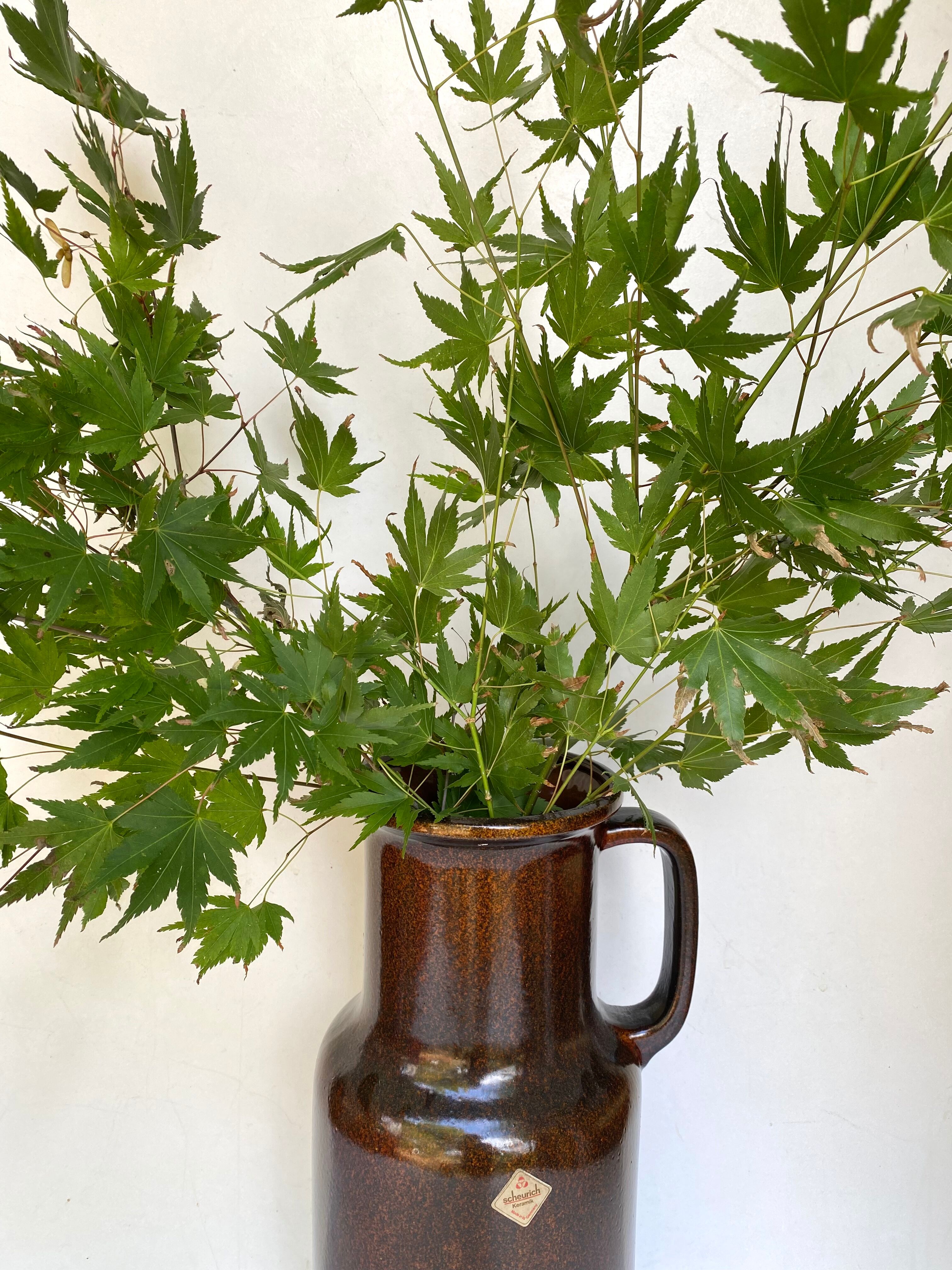 Vintage sclerich vase