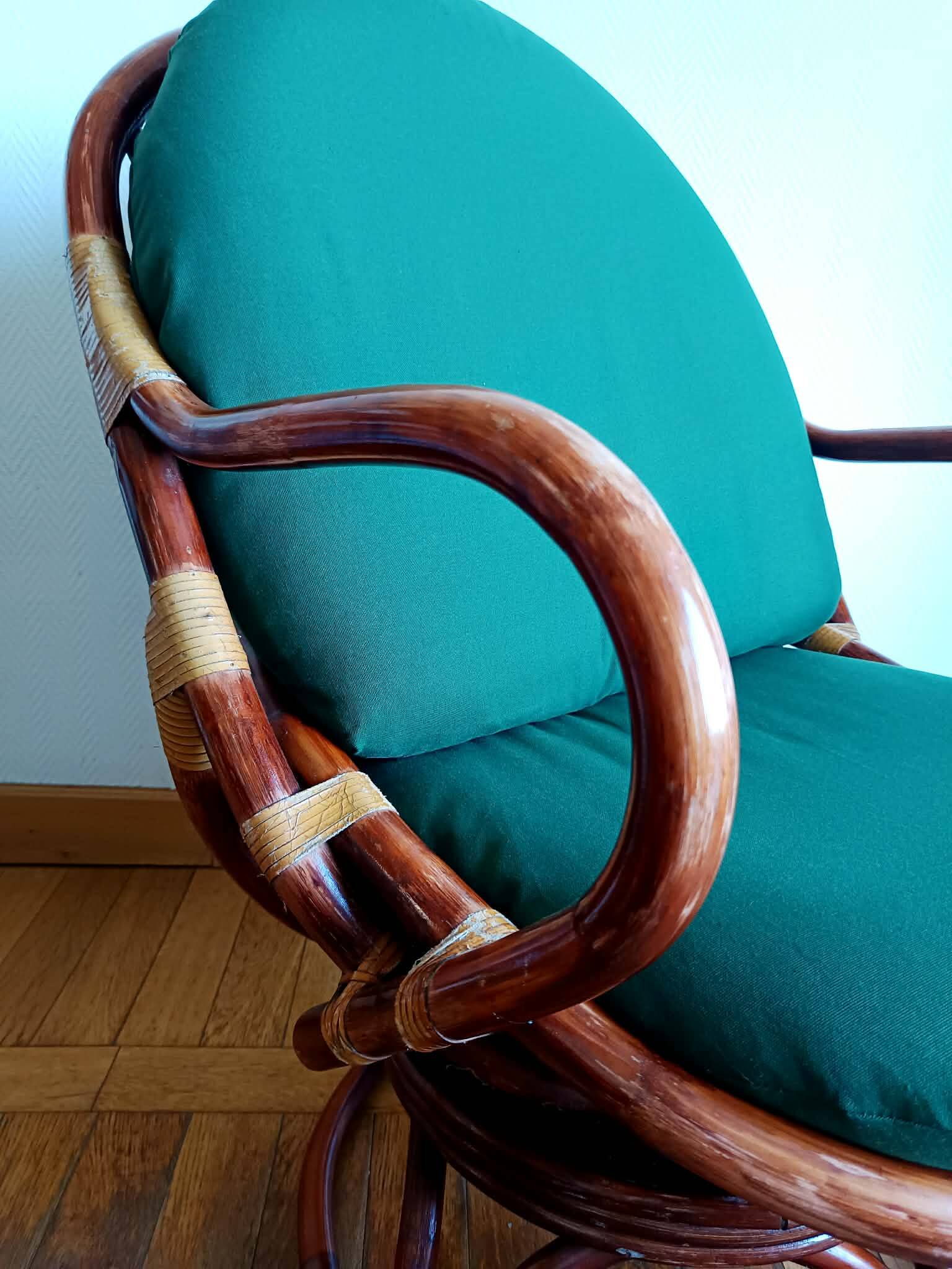 Paire de fauteuils pivotants en rotin 1970