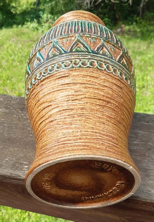 Vintage vase Bay Keramik model 6630