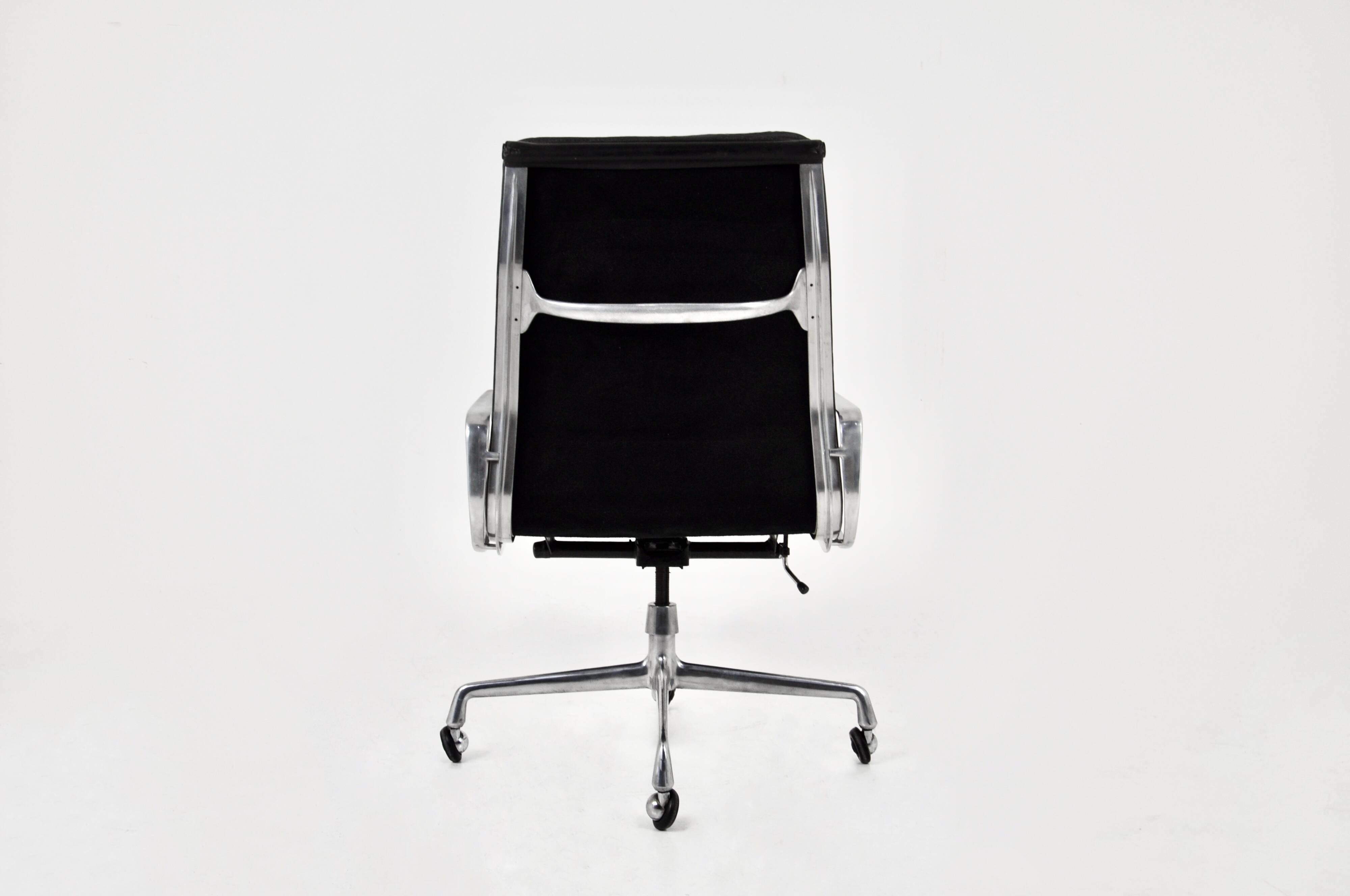 Chaise de bureau Ea 216 Soft Pad par Charles & Ray Eames pour Herman Miller, 1970s
