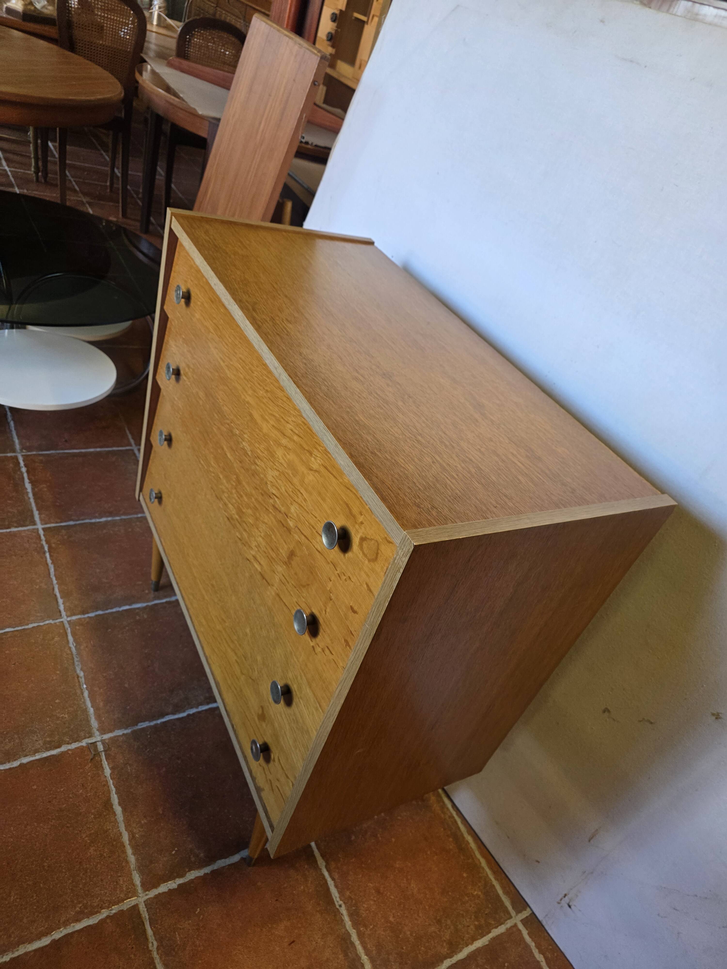 Vintage oak chest of drawers from the 1960s (4 drawers)