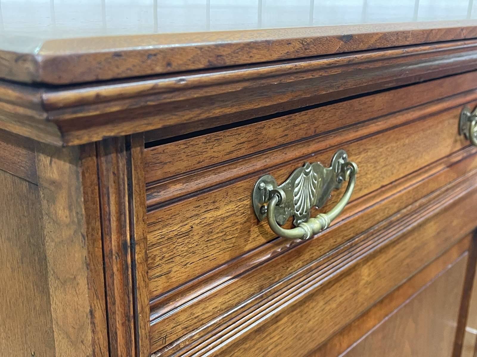 English buffet from the late 19th century in walnut.