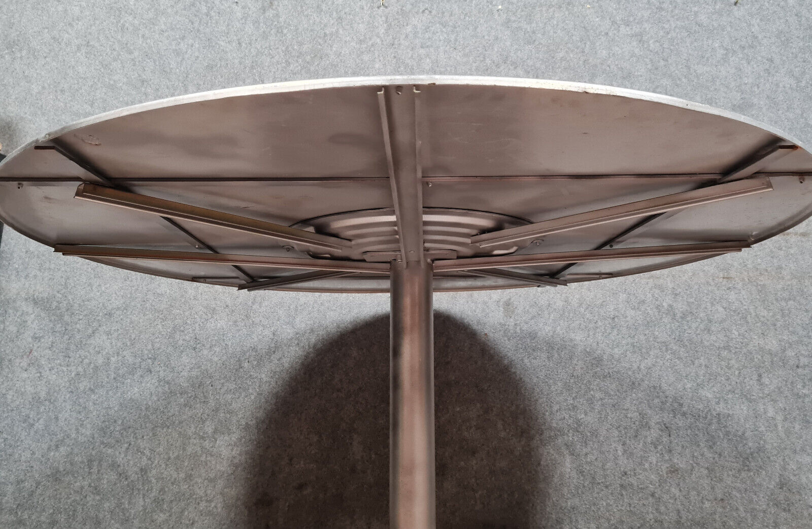 Industrial table made with an XXL road sign