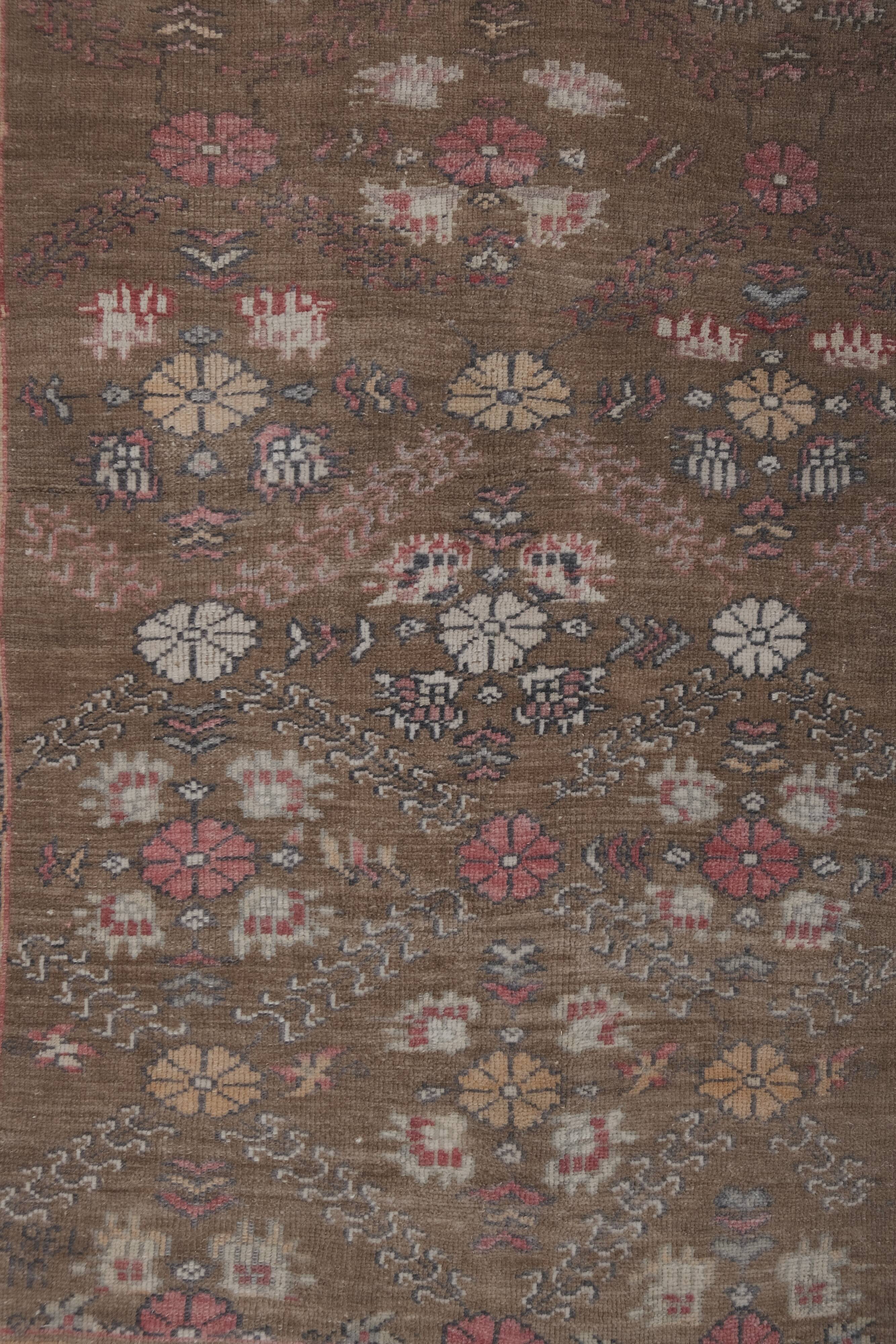 Vintage Turkish rug from Oushak, hand-woven 108x177 cm