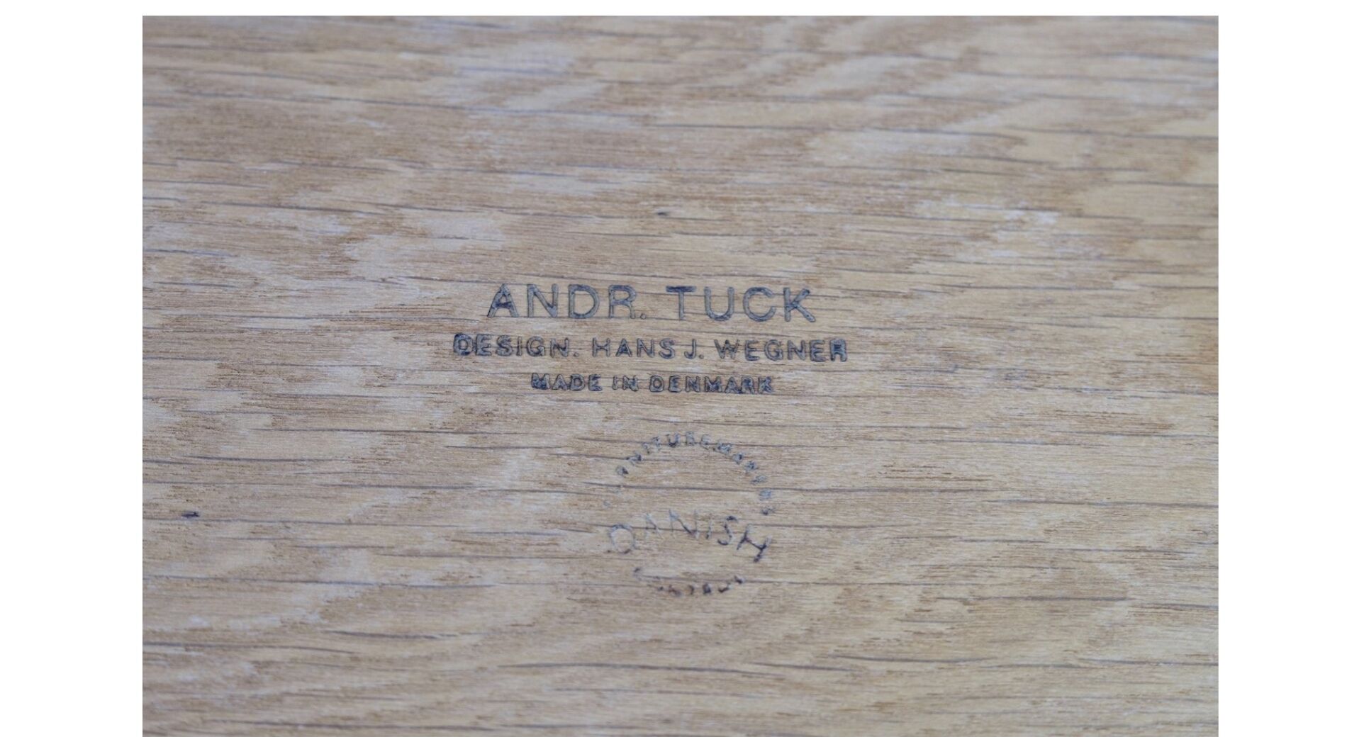 Rolling table in oak designed by Hans J. Wegner