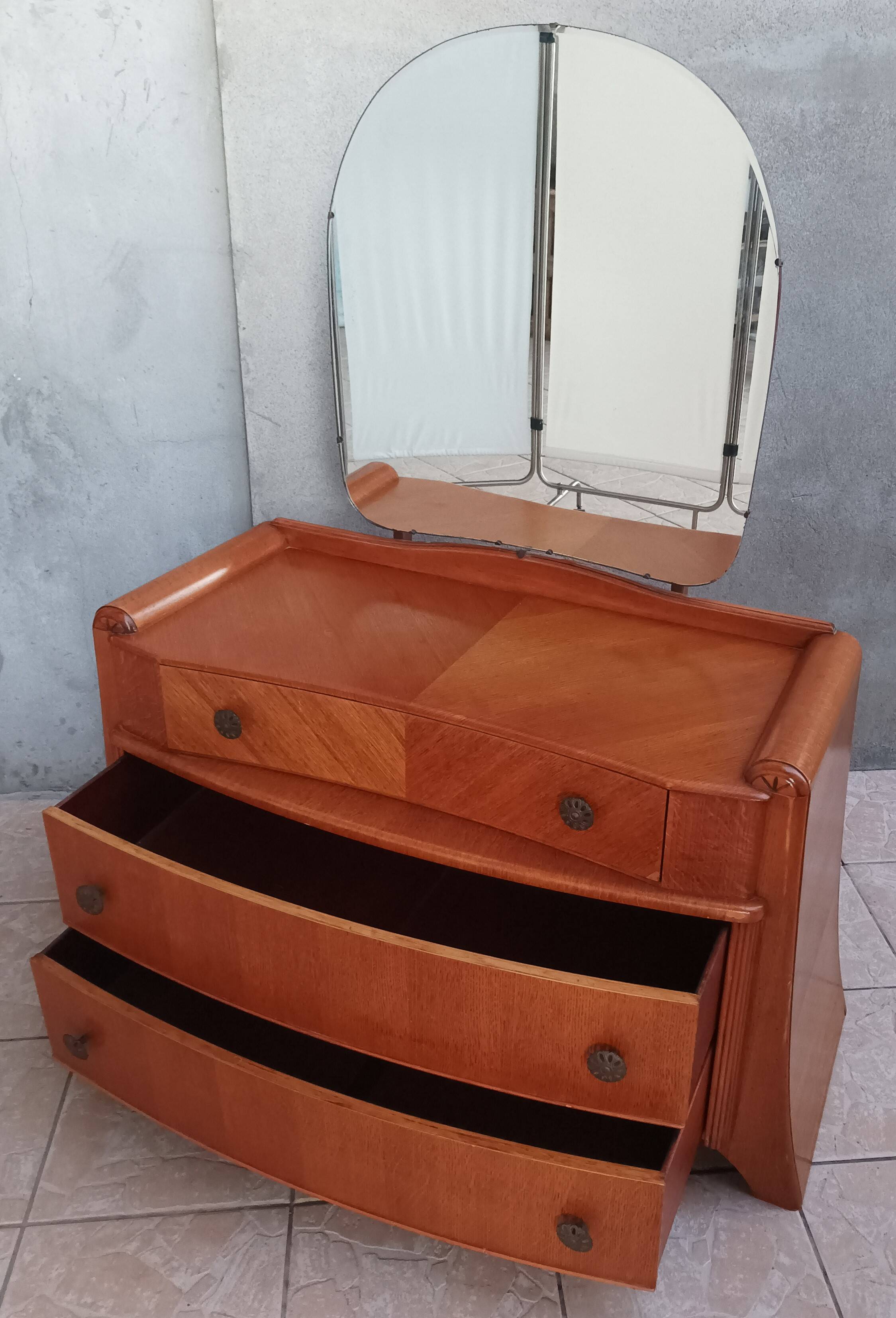 Austinsuite dressing table chest of drawers in Art Deco style oak 1960