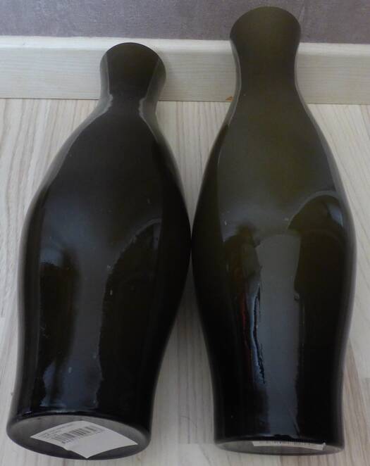 Pair of taupe glass vases – New condition