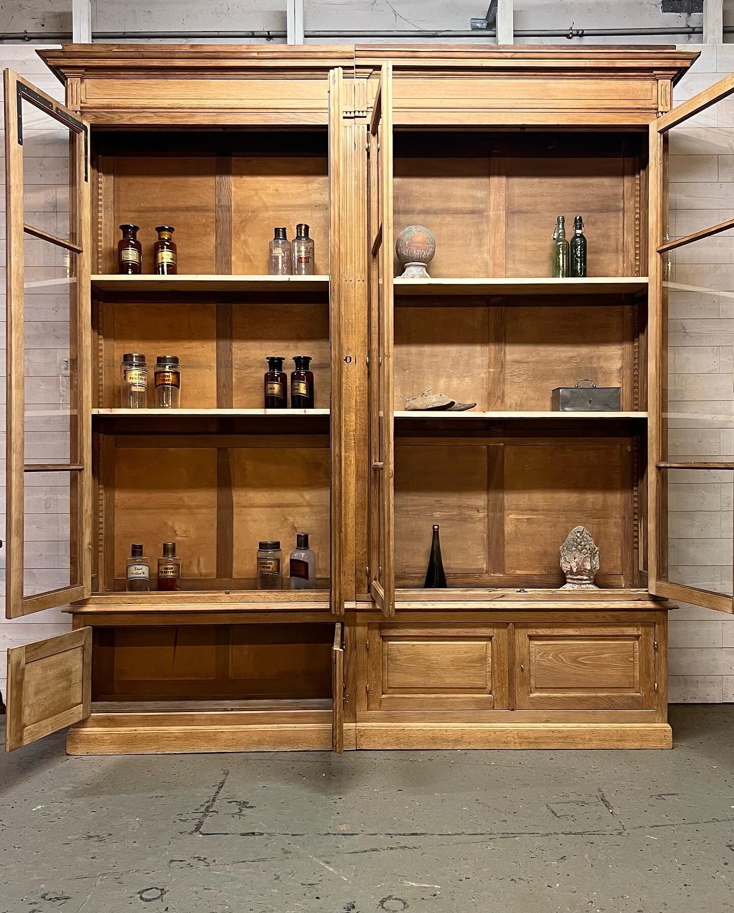 Showcase bookcase early XX th in solid oak