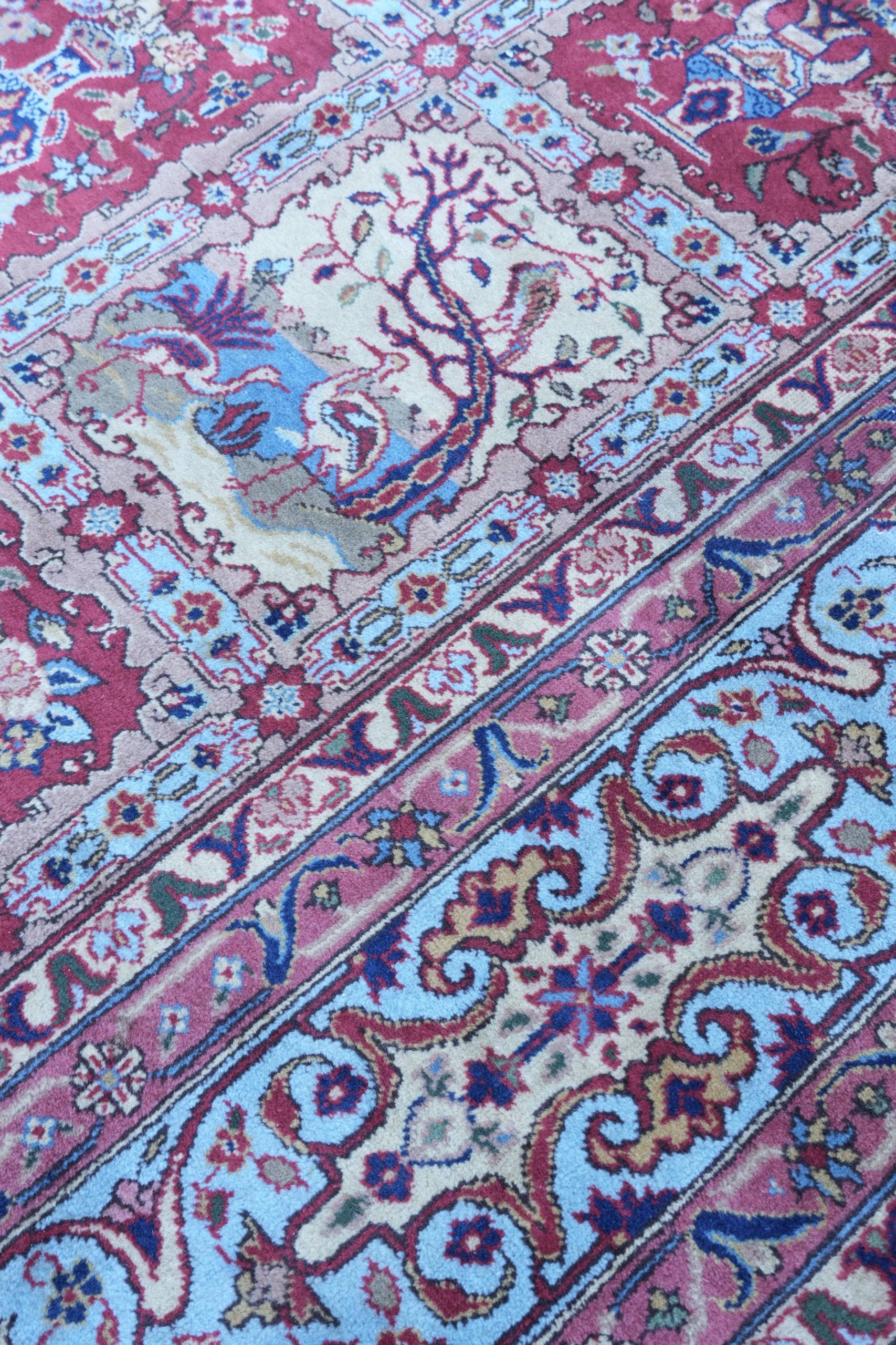 Tapis de style oriental avec des motifs élégants 397x304cm