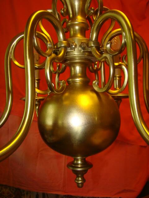 Dutch chandelier in solid bronze with 6 light arms, early 20th century.