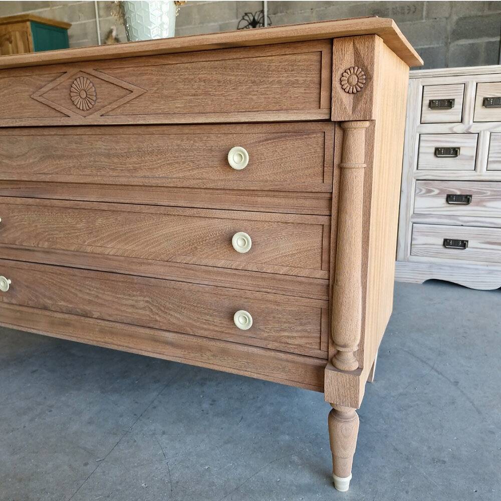 Mahogany chest of drawers – reinterpreted Louis XVI style