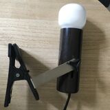 Pinced desk lamp