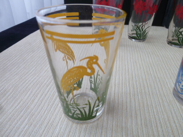 Set of 8 glasses screen-printed decorative cups