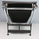 Chaise longue LC4 en cuir noir par Le Corbusier pour Cassina, années 1980