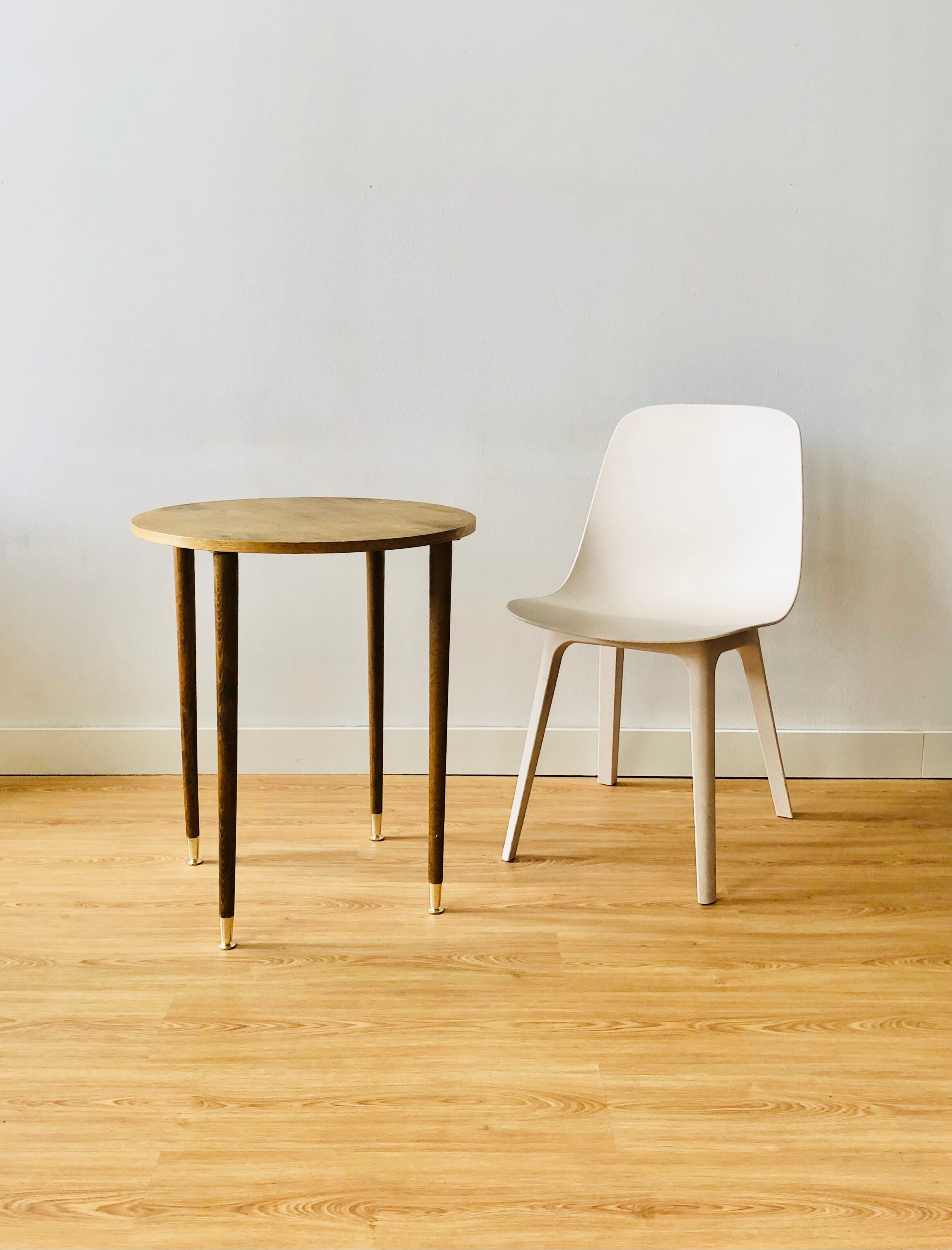 Side table vintage tapered legs 1950