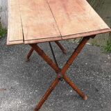 Foldable bistro table in bamboo and walnut