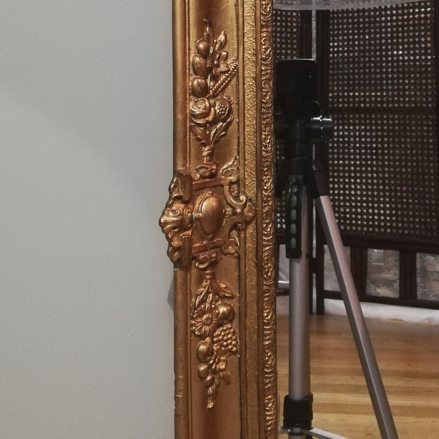 Wooden mirror and gilded stucco style Restoration height 94cm
