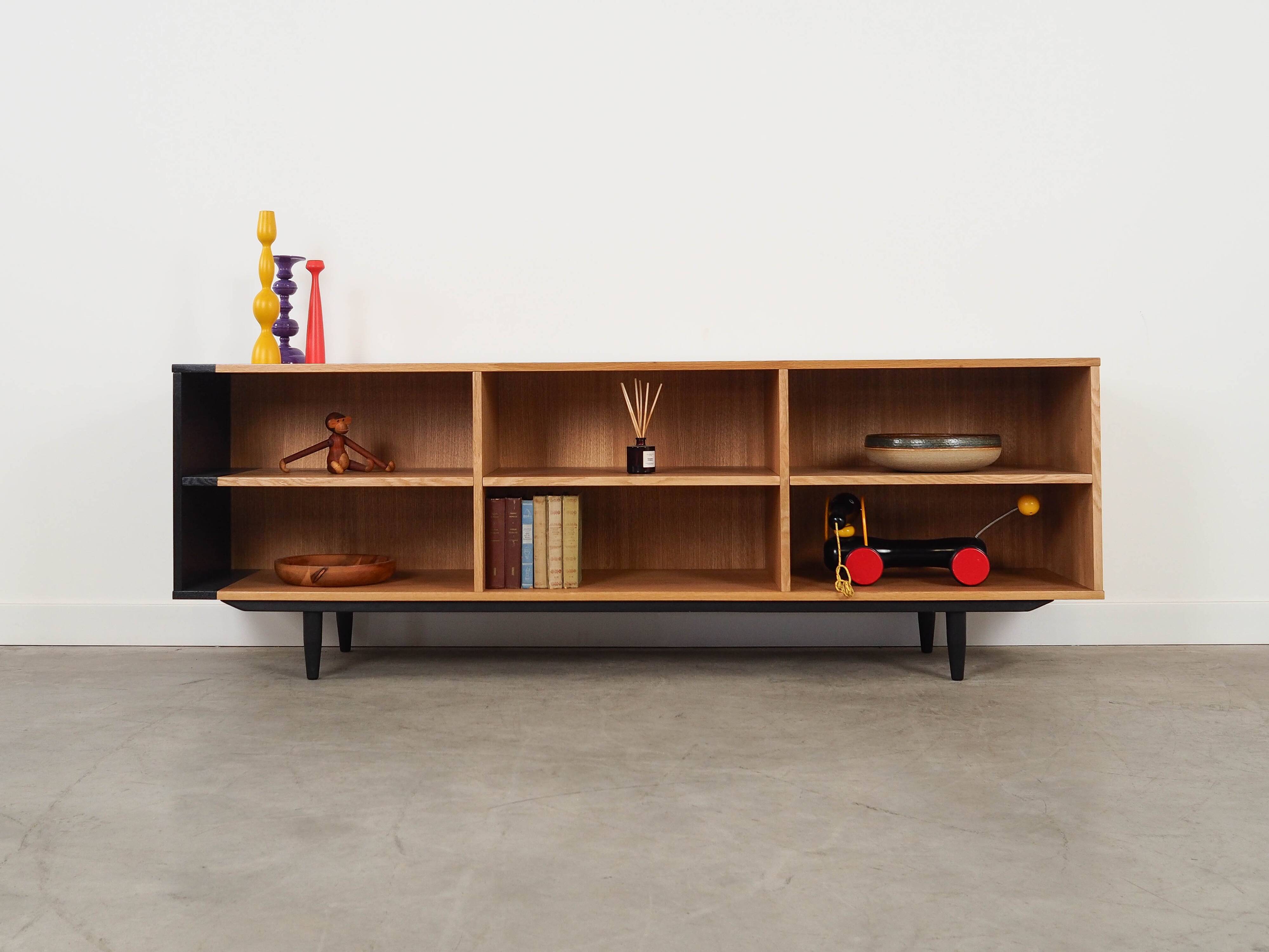 Bibliothèque en chêne, design scandinave