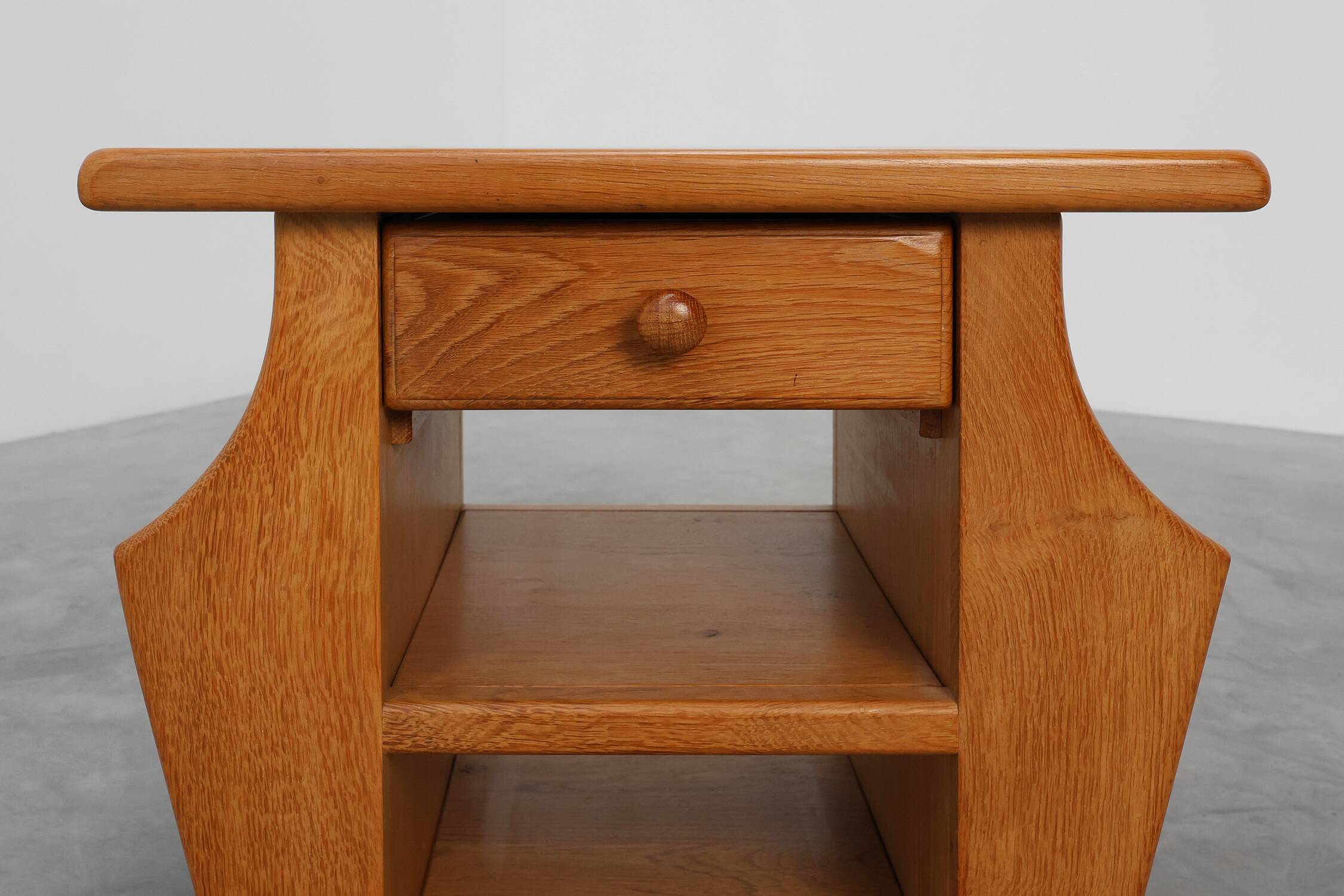 Mid-Century Blonde Oak Side Table, France 1980s