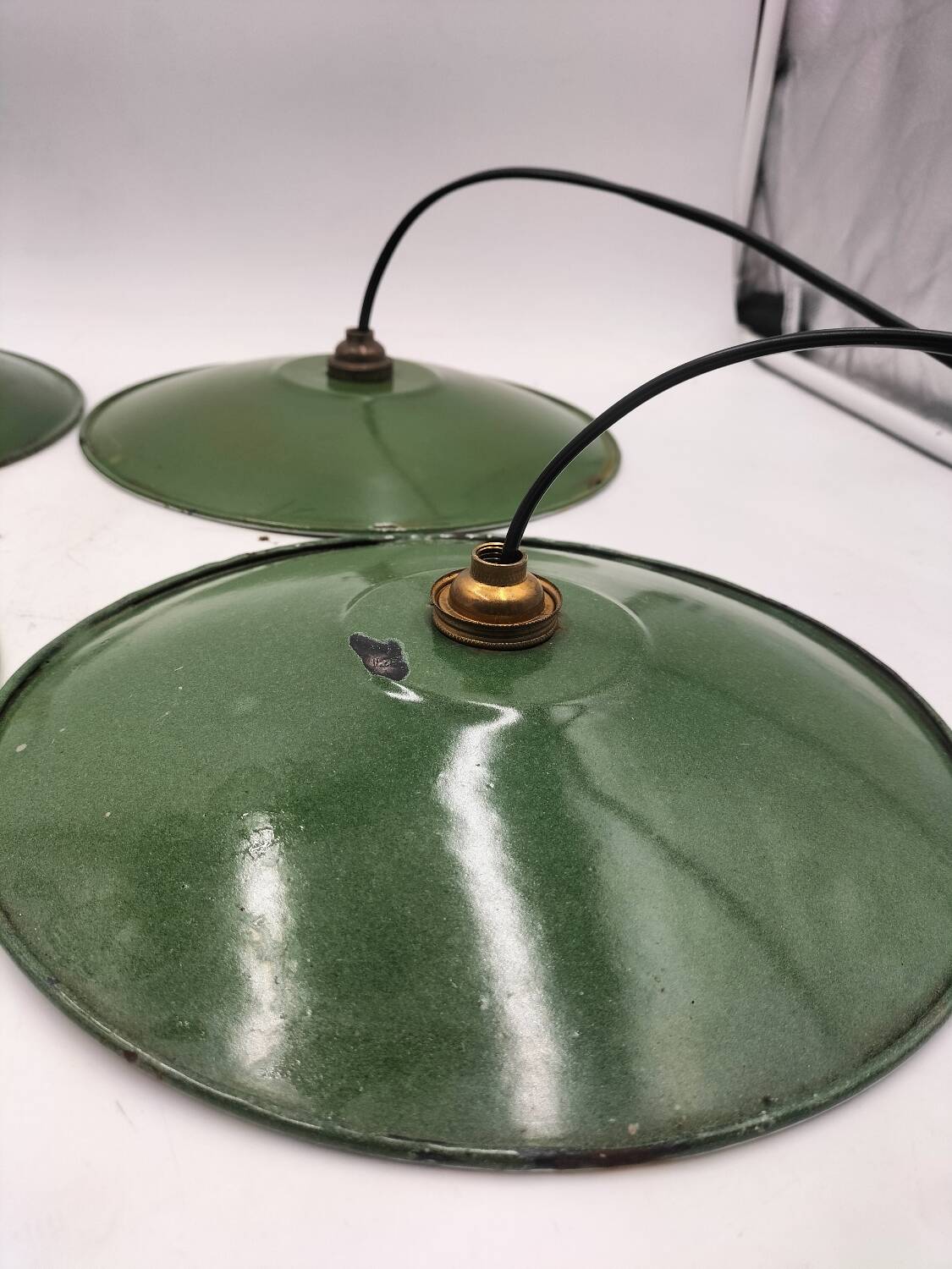 4 suspensions en tôles émaillées