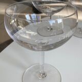 4 stemmed glasses