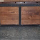 Renaissance writing table in flamed walnut, Pugin style, around 1850.