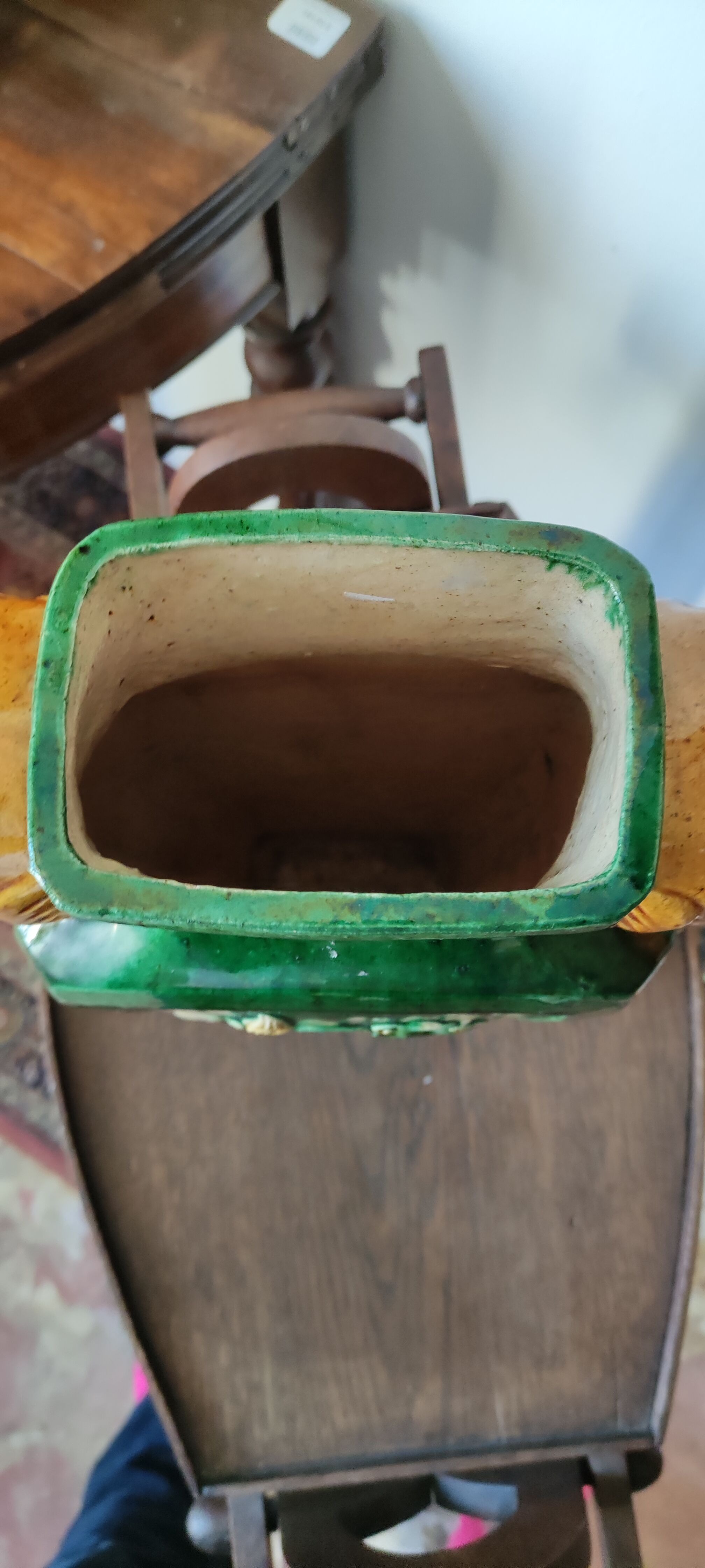 Sancai vase with elephant decoration handle