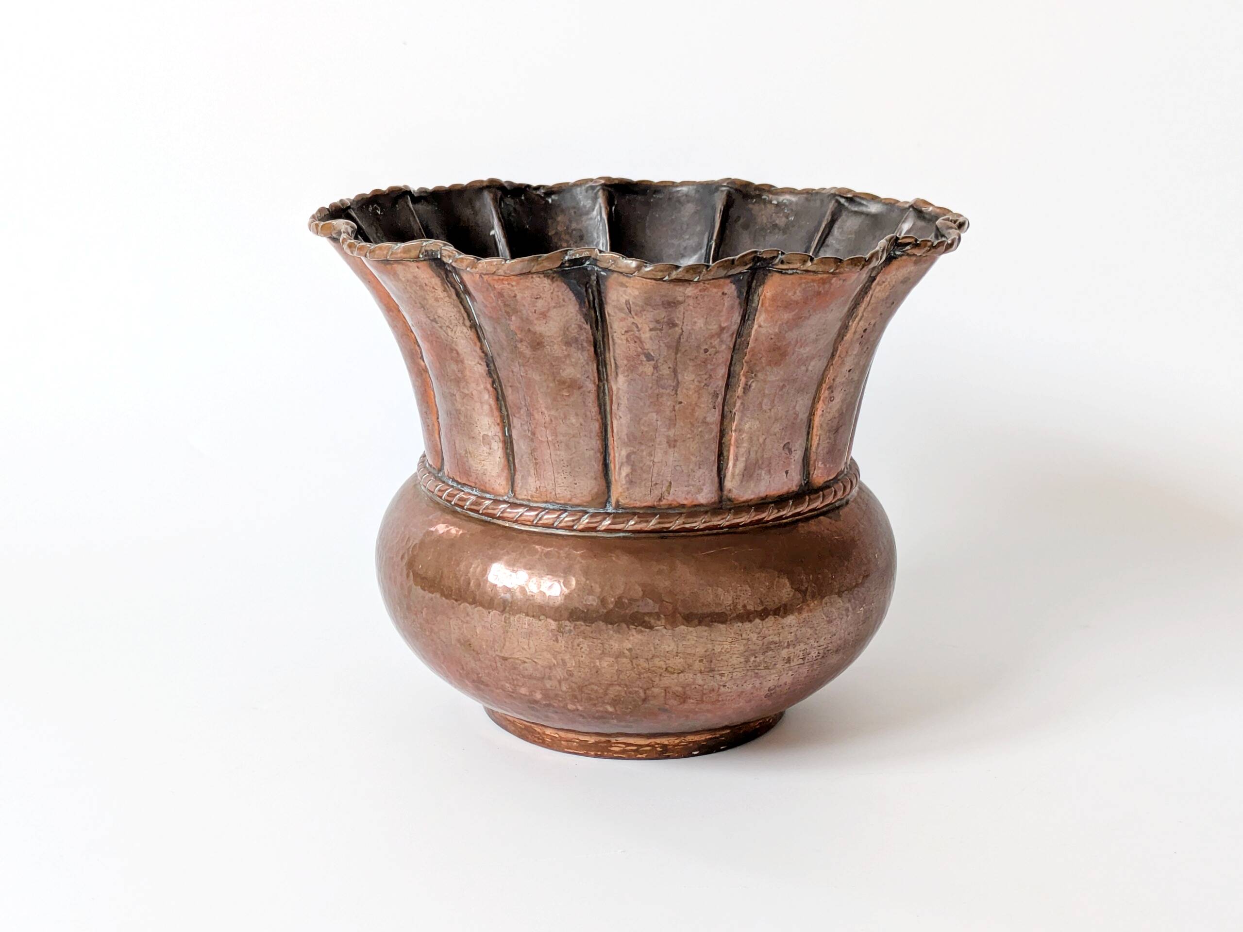 Vintage Italian hammered copper plant pot