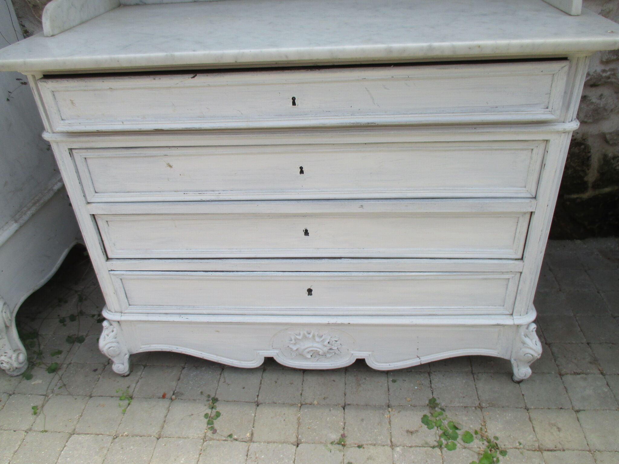 Dressing table