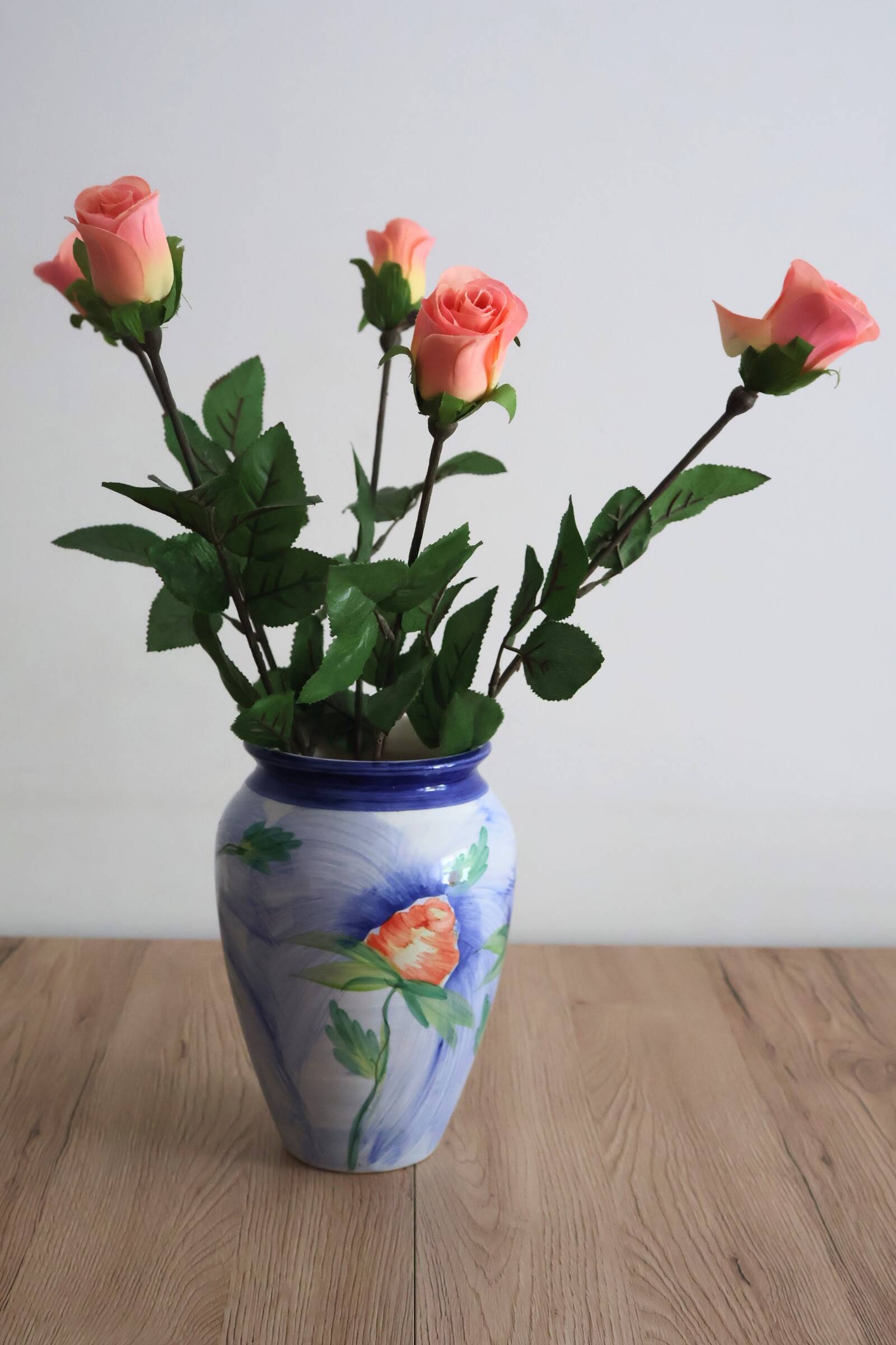 Vase à fleurs en céramique décor floral