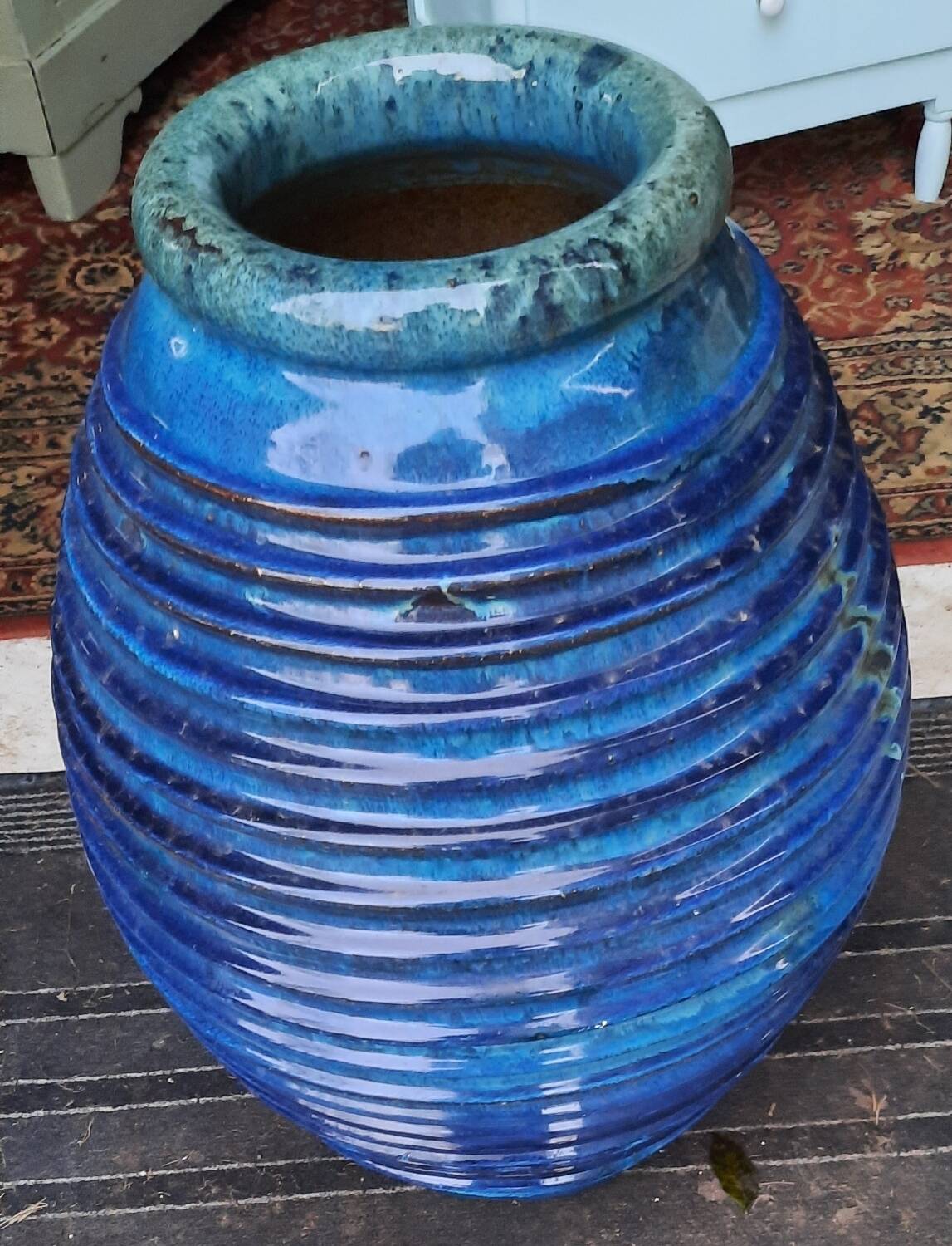 Glazed ceramic pot