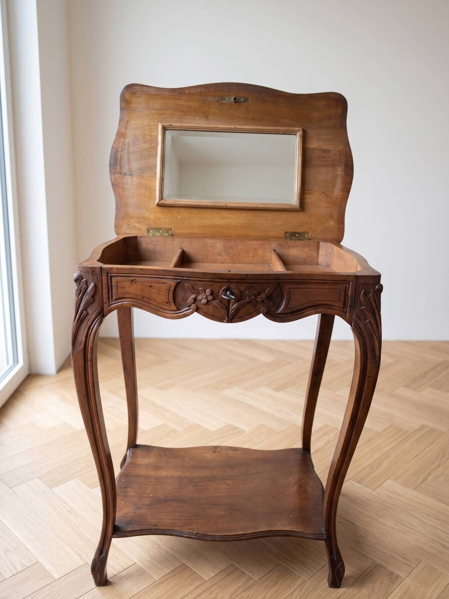 Antique wooden dressing table with mirror