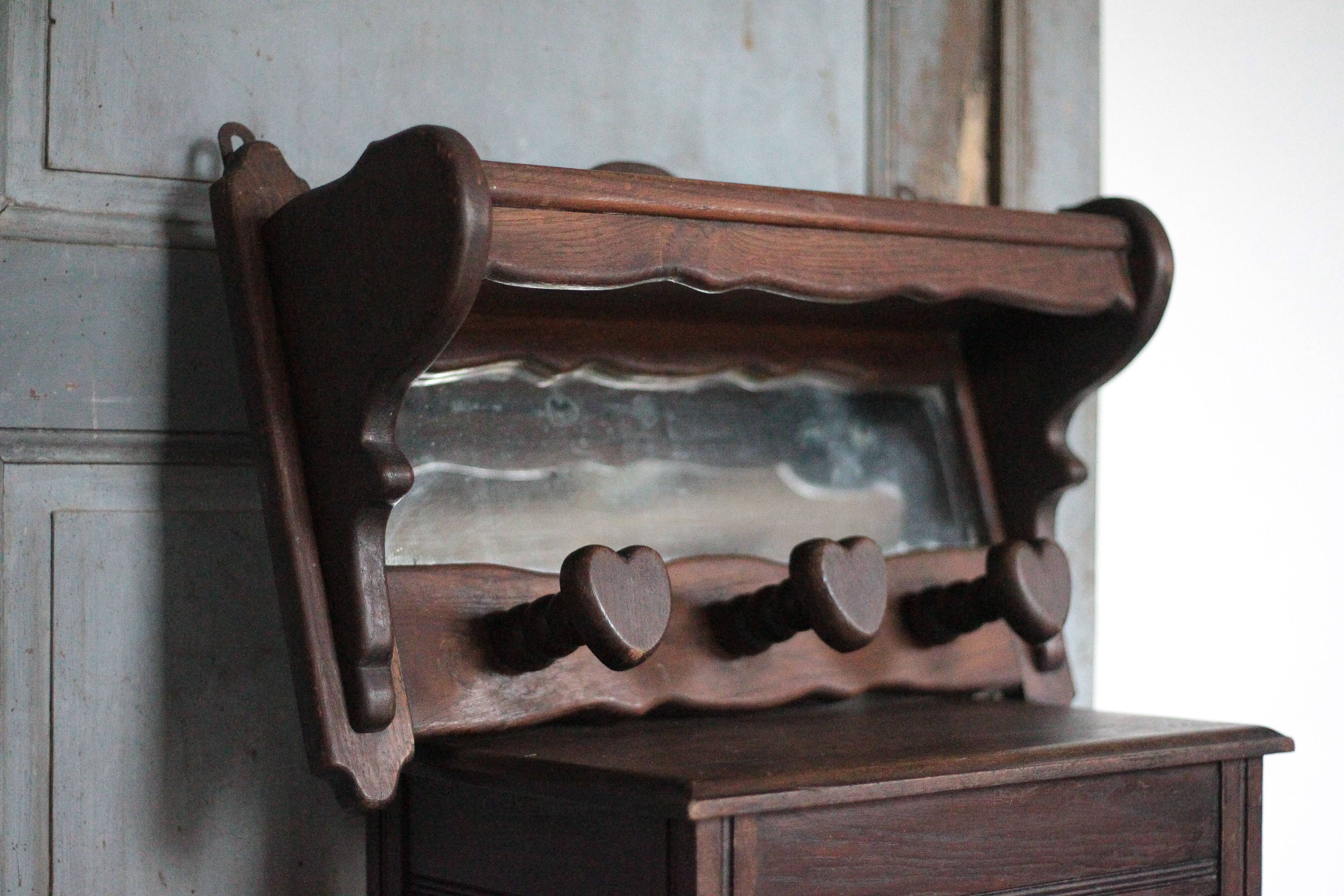 Solid wood coat rack with wall mirror, heart-shaped coat hooks