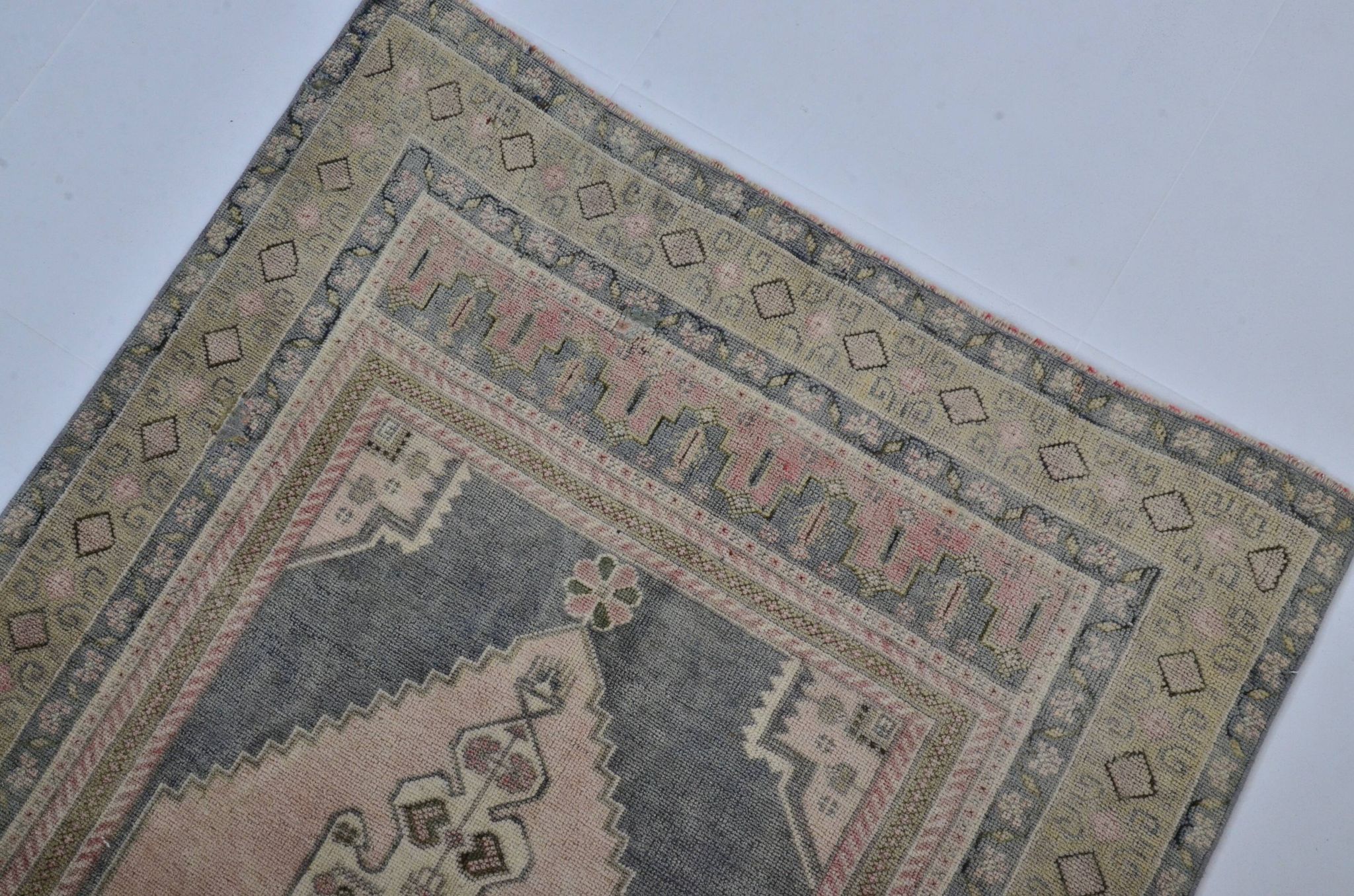 Tapis en laine kurde anatolien sku 3088