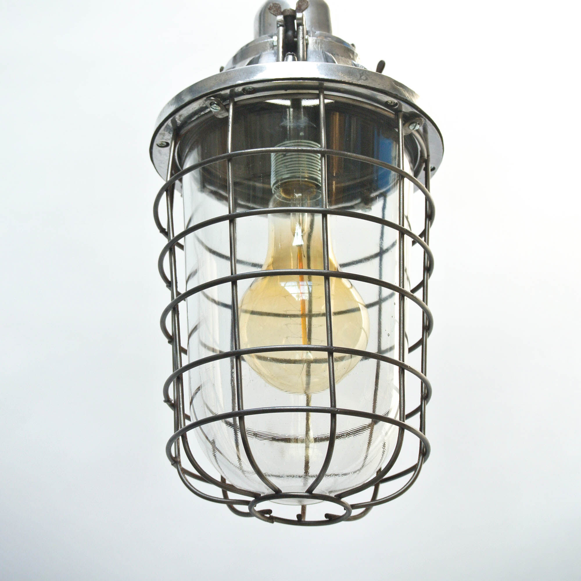 Globe suspension