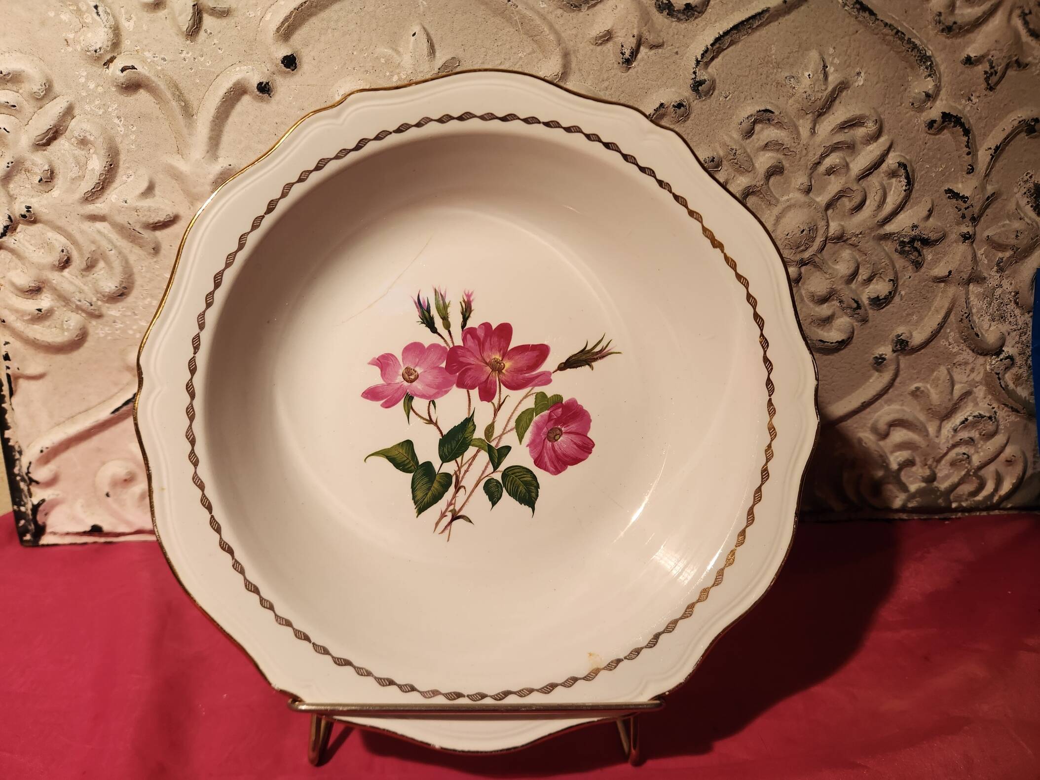 Shallow dish in Amandinoise earthenware