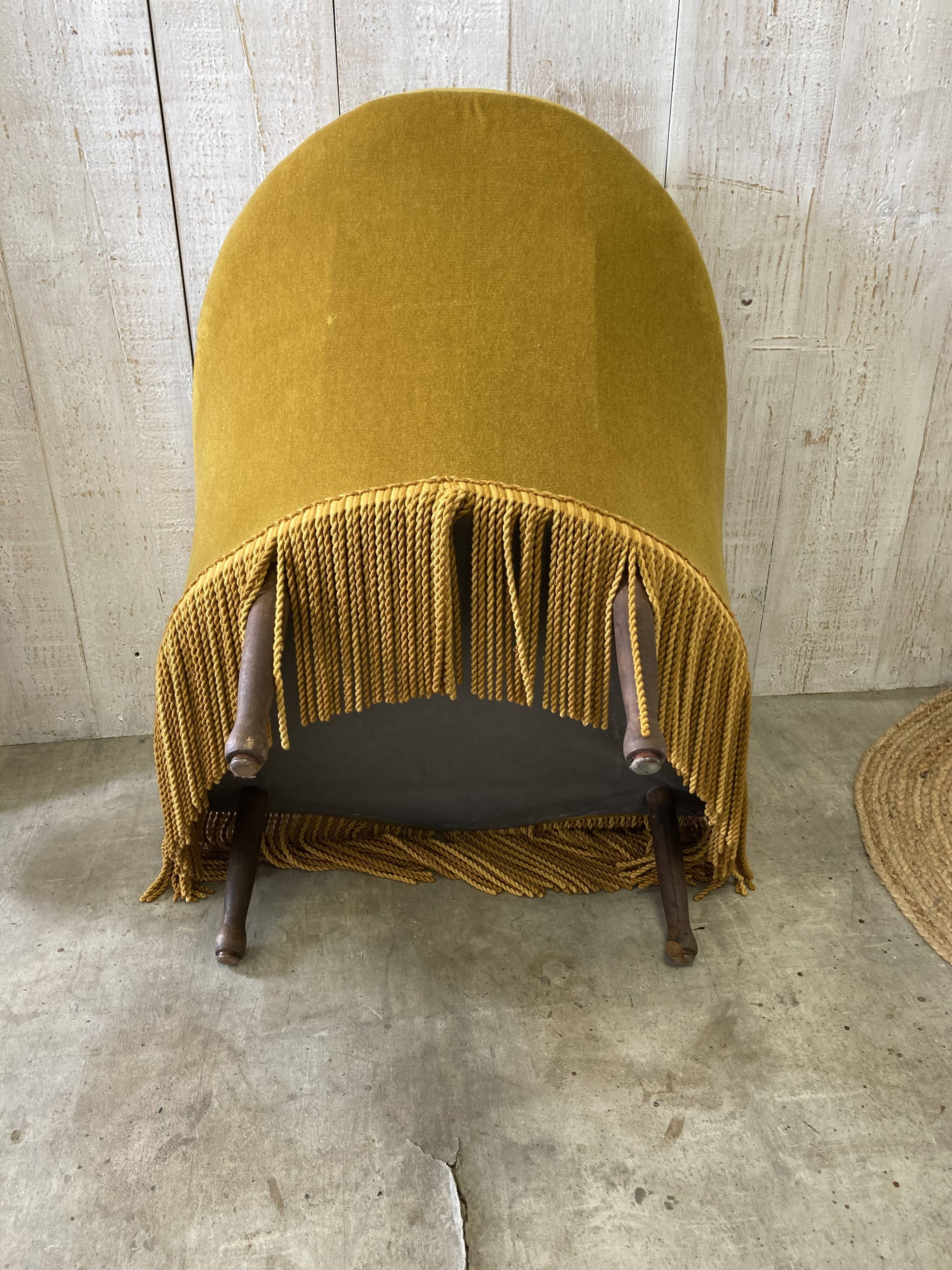 Velvet toad armchair