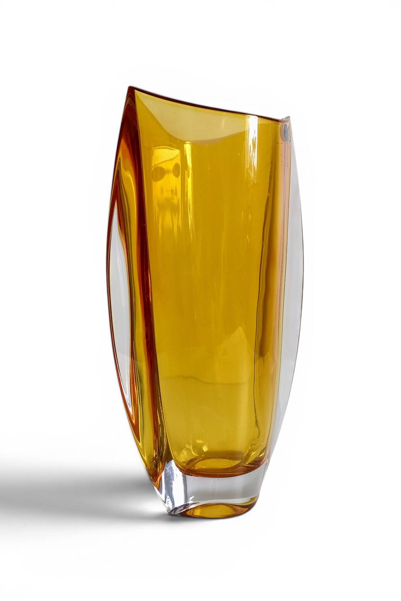 Vase en verre cuit en ambre Art Déco bohémien, Bohême du Nord, vers 1930