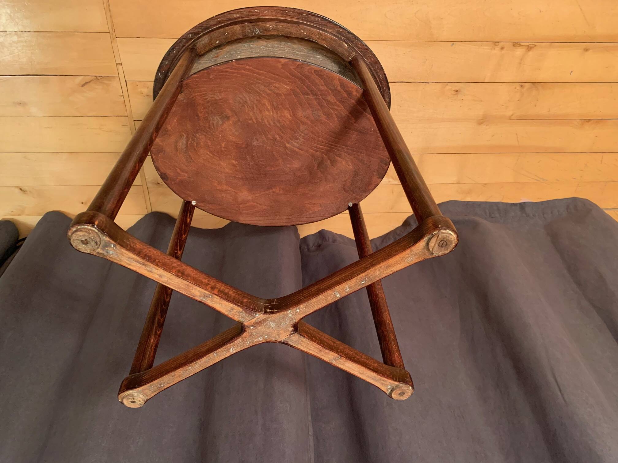 Oval side table no. 960/2 designed by Josef Hoffmann, JJ Kohna, Austria circa 1905