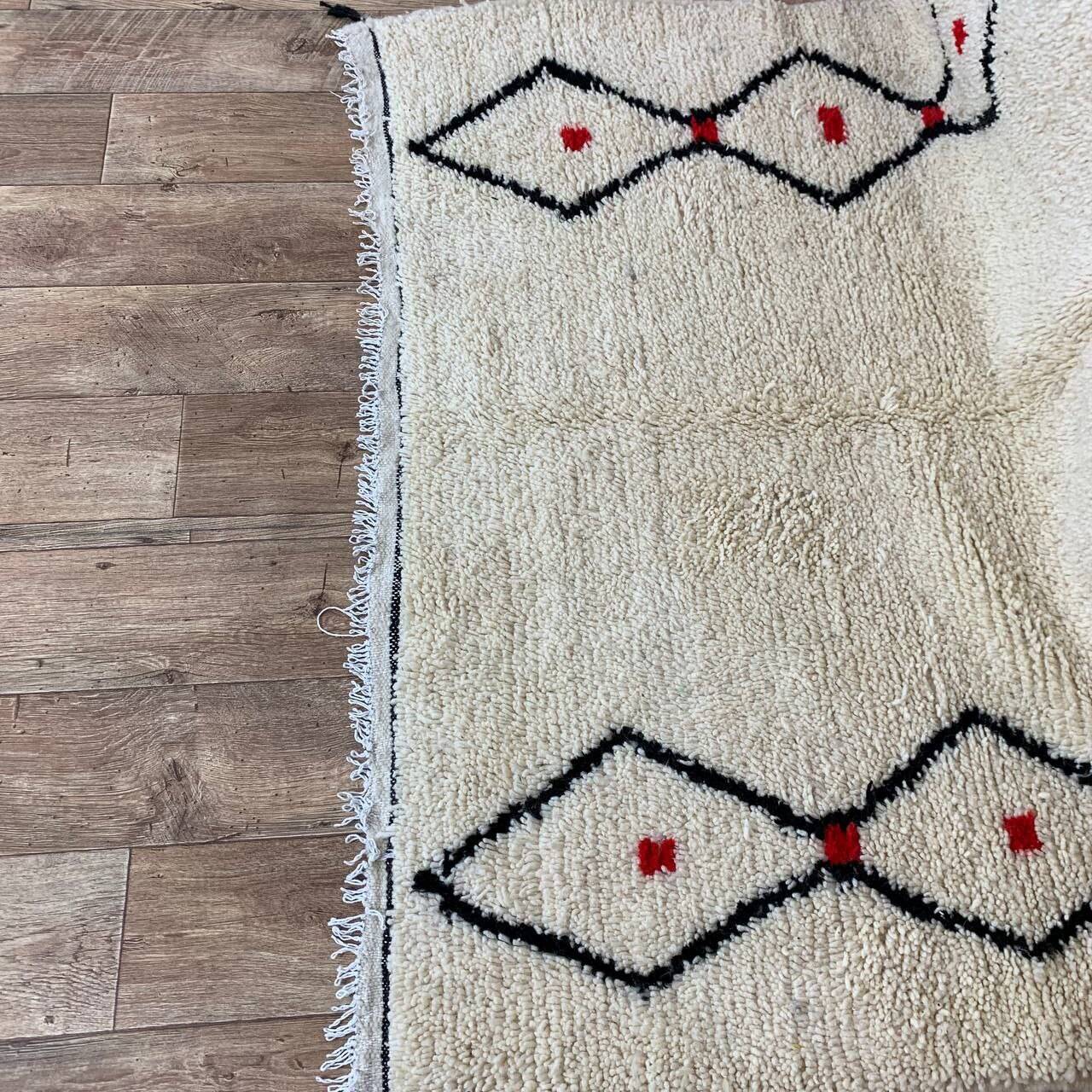Handmade Moroccan Berber rug 253 X 153 CM