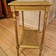 Table de salon style Louis XVI en bois peint