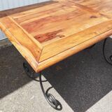 Table en bois massif et fer forgé