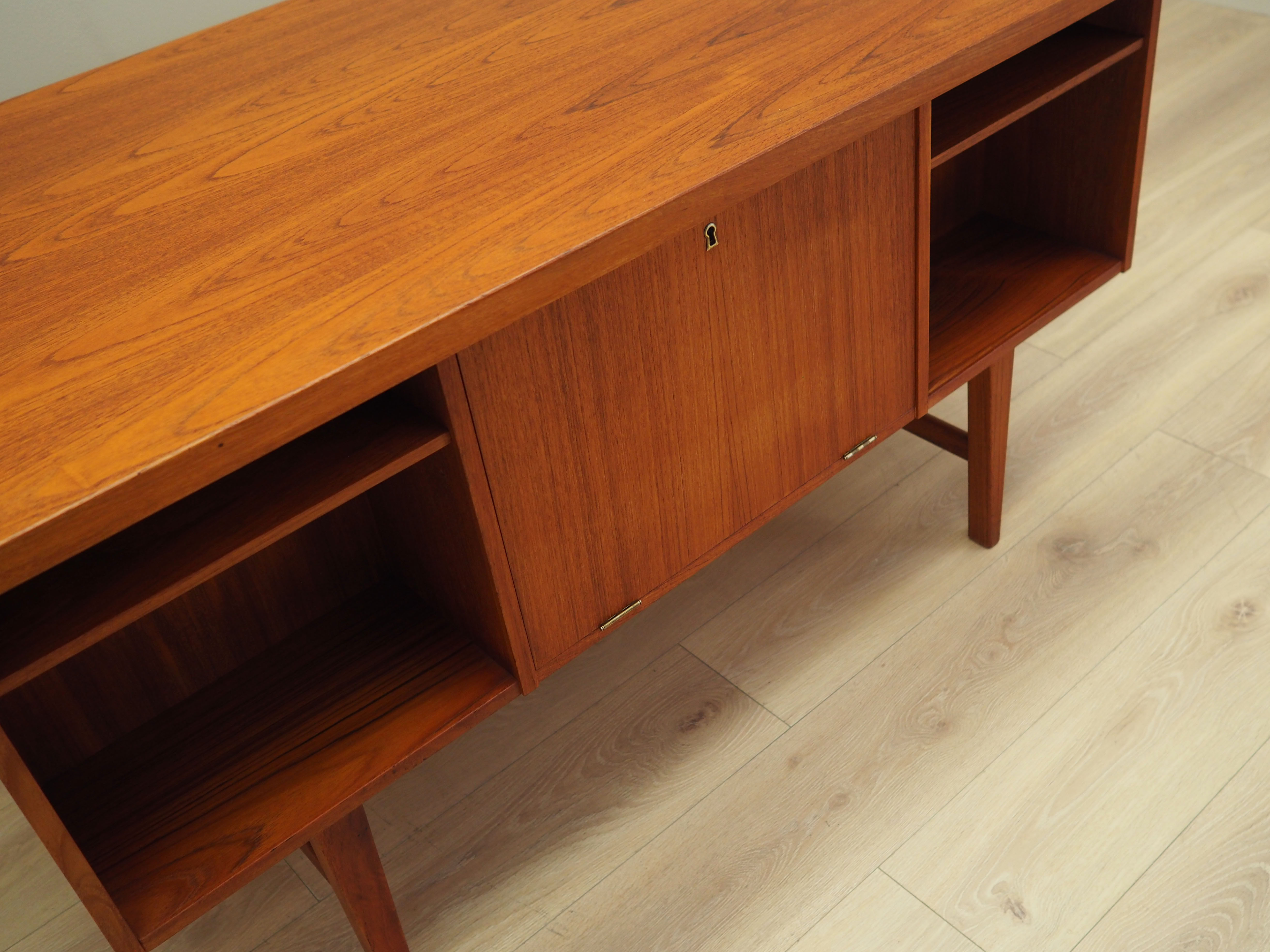 Teak desk, Danish design, 1970s, production: Denmark