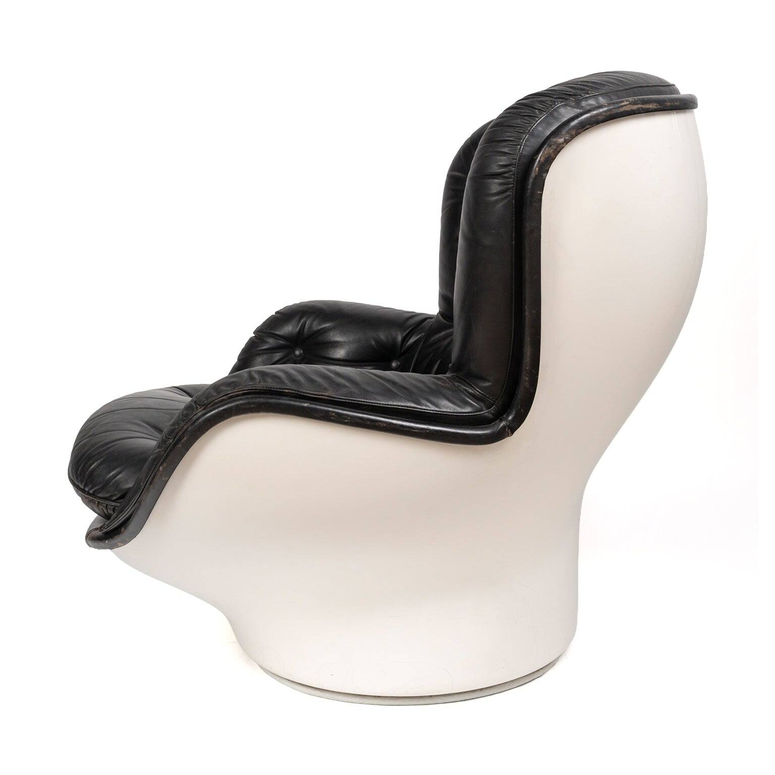 "Karaté" armchair and its ottoman by Michel Cadestin for Airborne, c. 1970