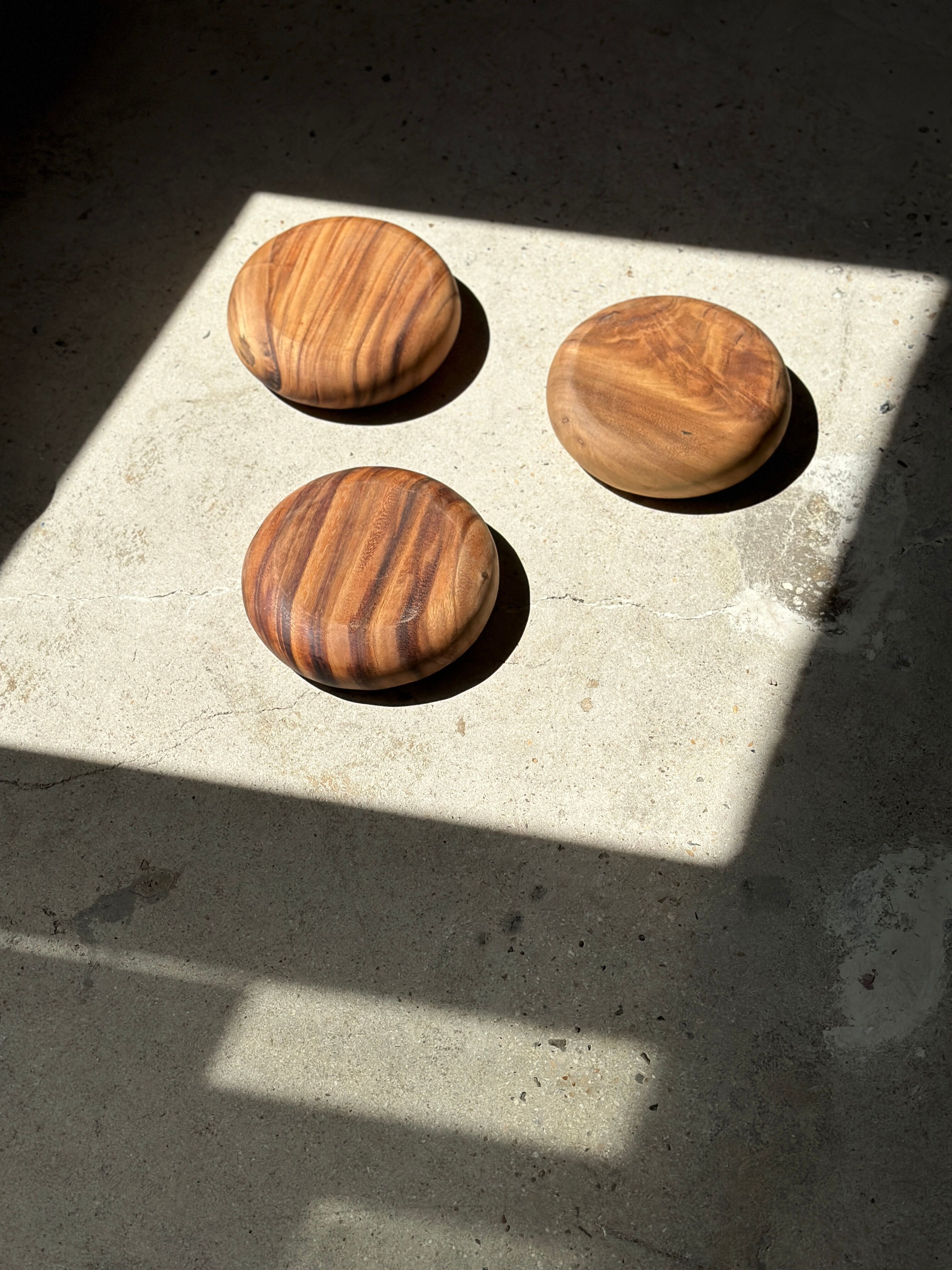 Bowl or monoxyl teak cut d:25.5