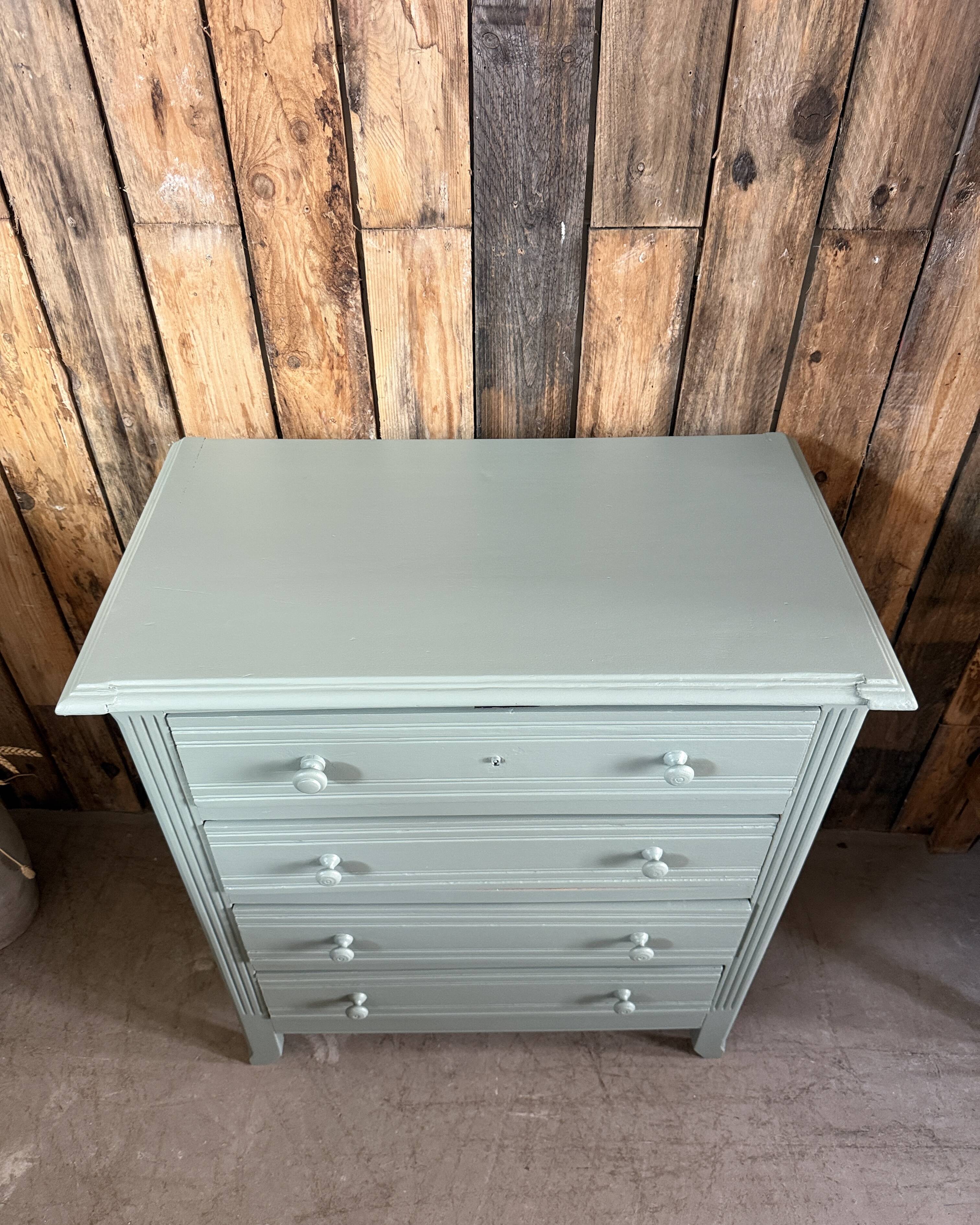Commode de style Art Déco verte (rénovée)